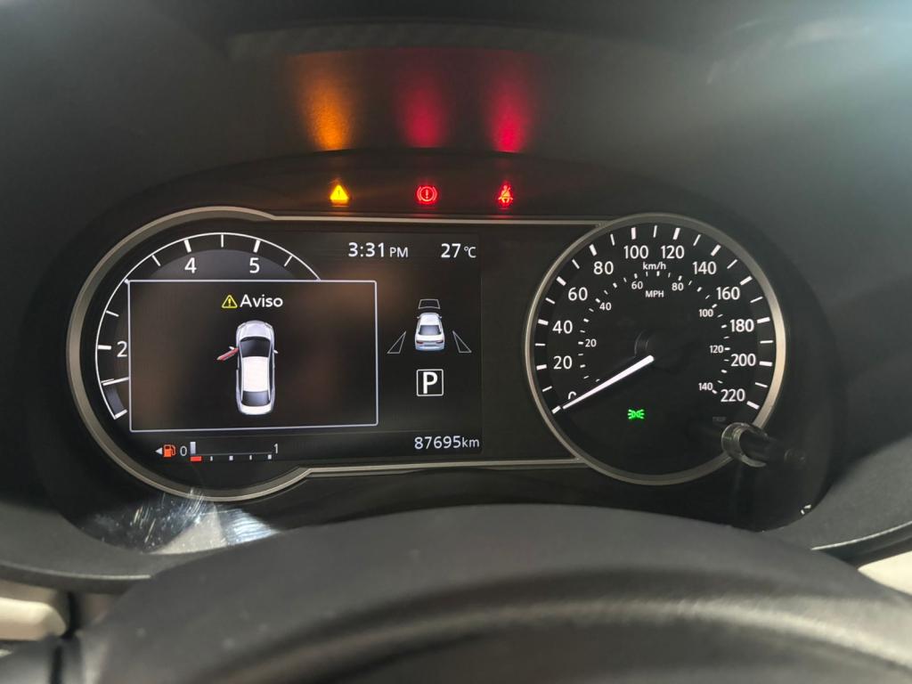 NISSAN Versa Sedan - Foto