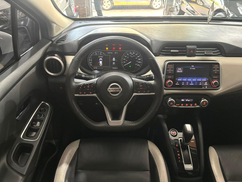 NISSAN Versa Sedan - Foto