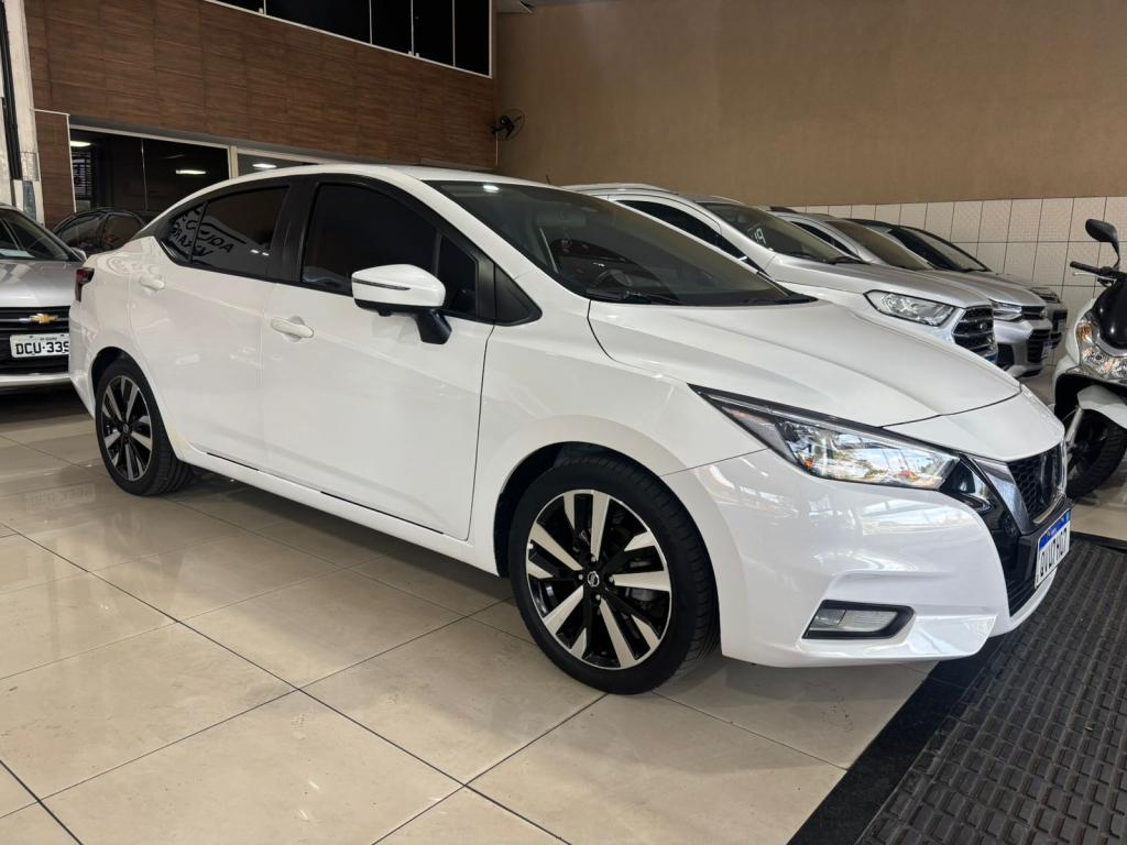 NISSAN Versa Sedan - Foto