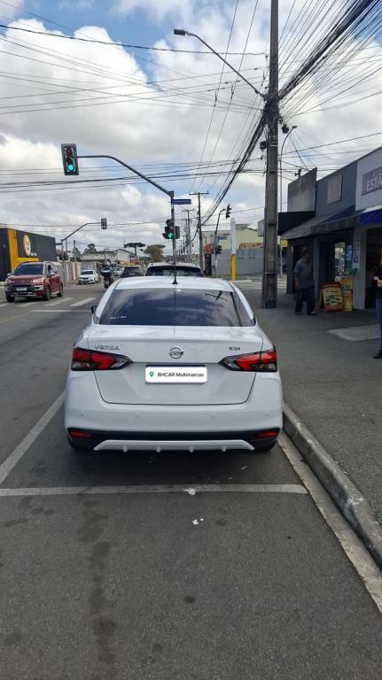 NISSAN Versa Sedan - Foto