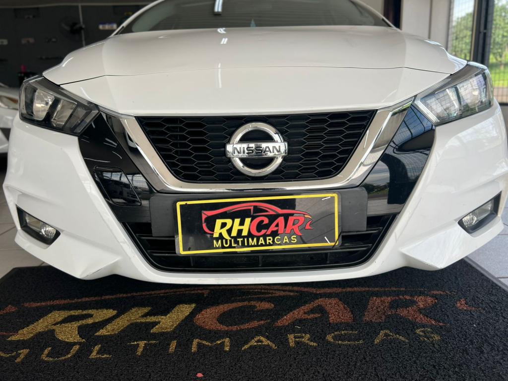 NISSAN Versa Sedan - Foto