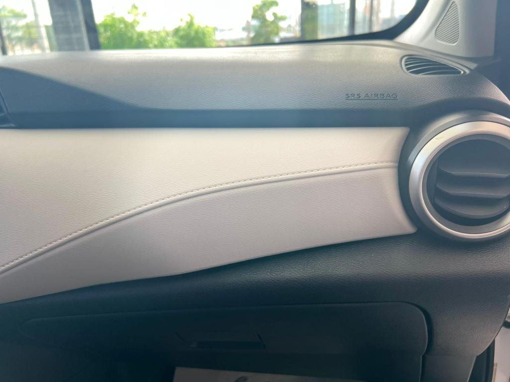 NISSAN Versa Sedan - Foto