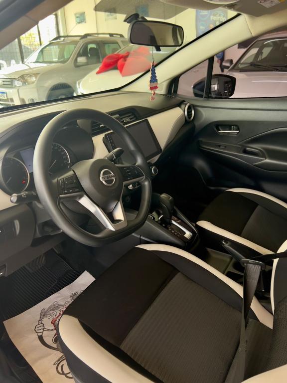 NISSAN Versa Sedan - Foto