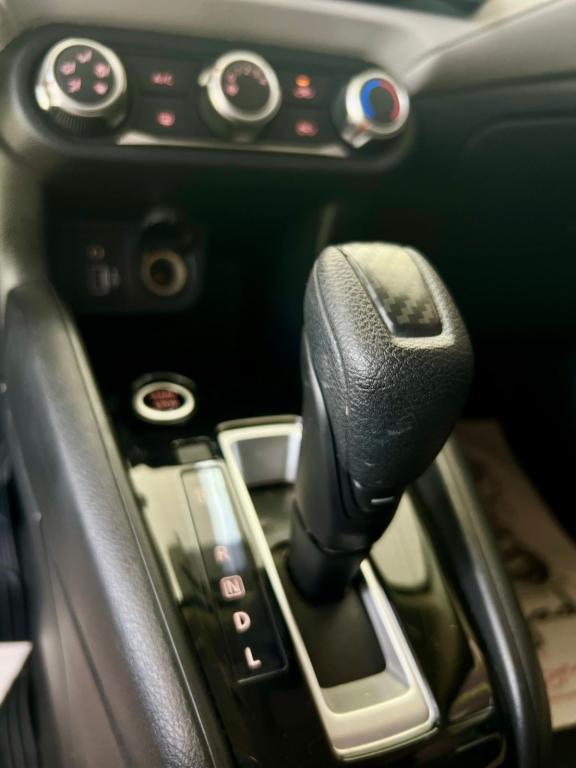 NISSAN Versa Sedan - Foto