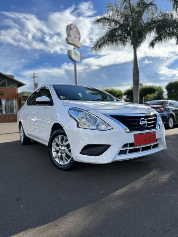 NISSAN Versa Sedan
