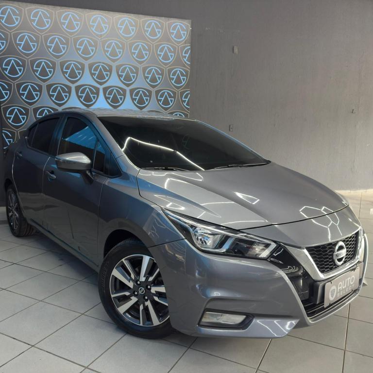 NISSAN Versa Sedan - Foto