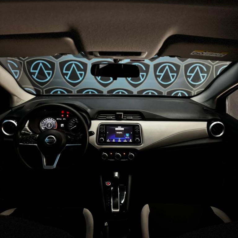 NISSAN Versa Sedan - Foto