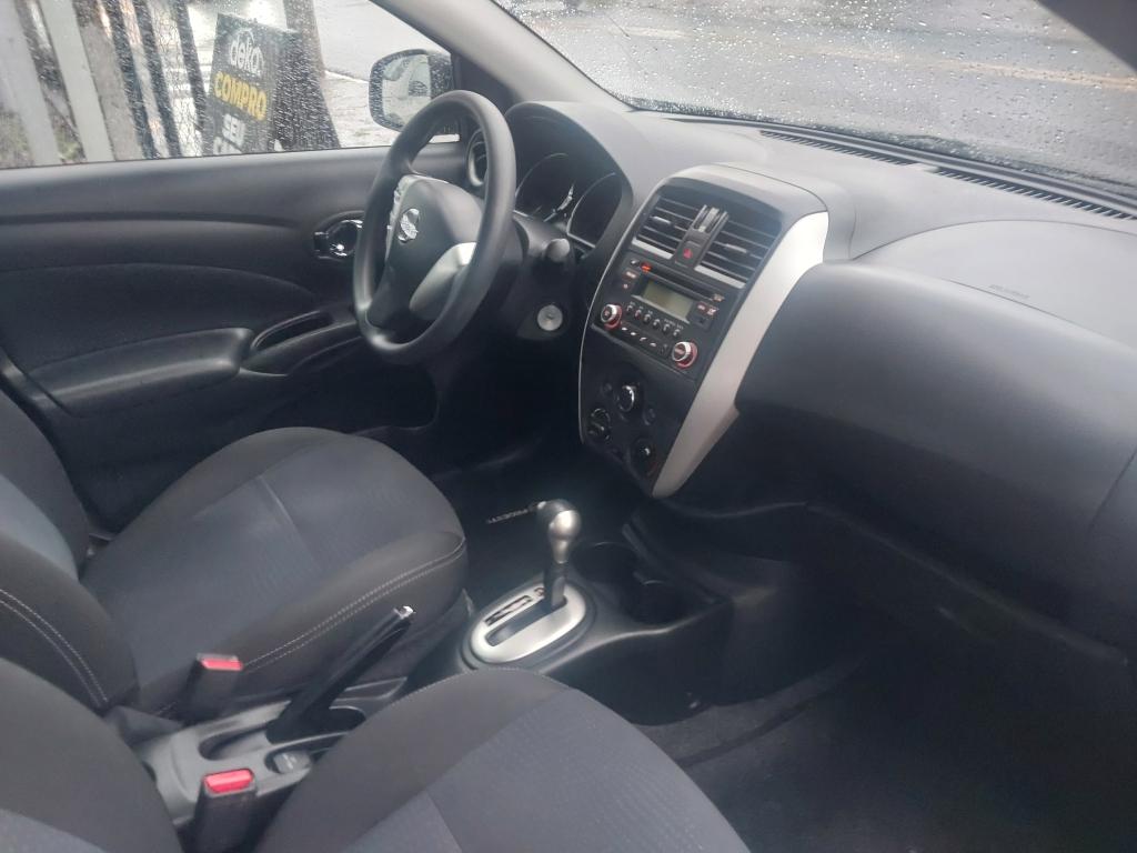 NISSAN Versa Sedan - Foto
