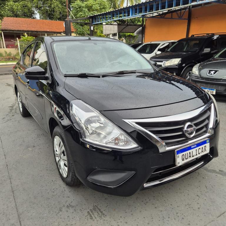 NISSAN Versa Sedan