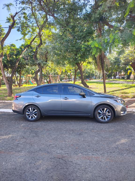NISSAN Versa Sedan - Foto