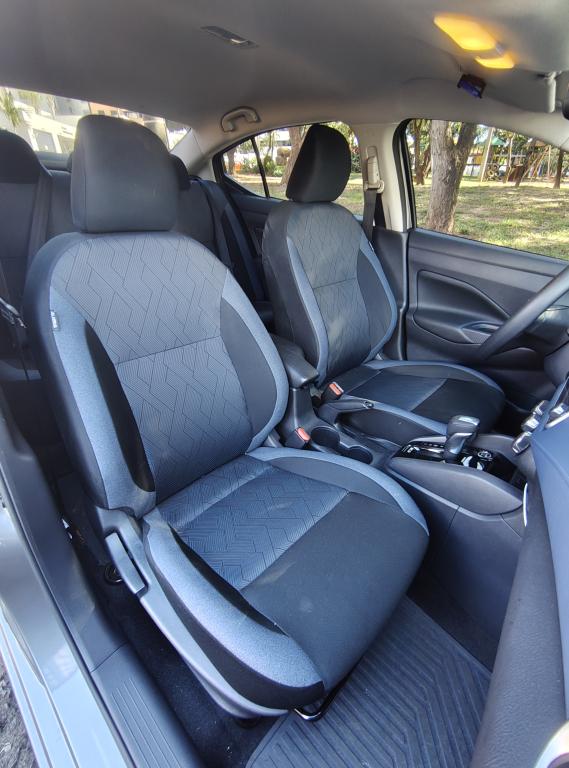NISSAN Versa Sedan - Foto