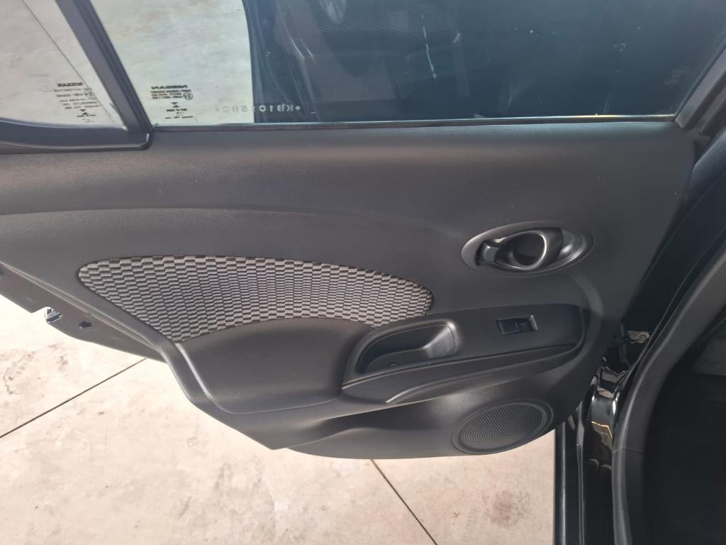 NISSAN Versa Sedan - Foto