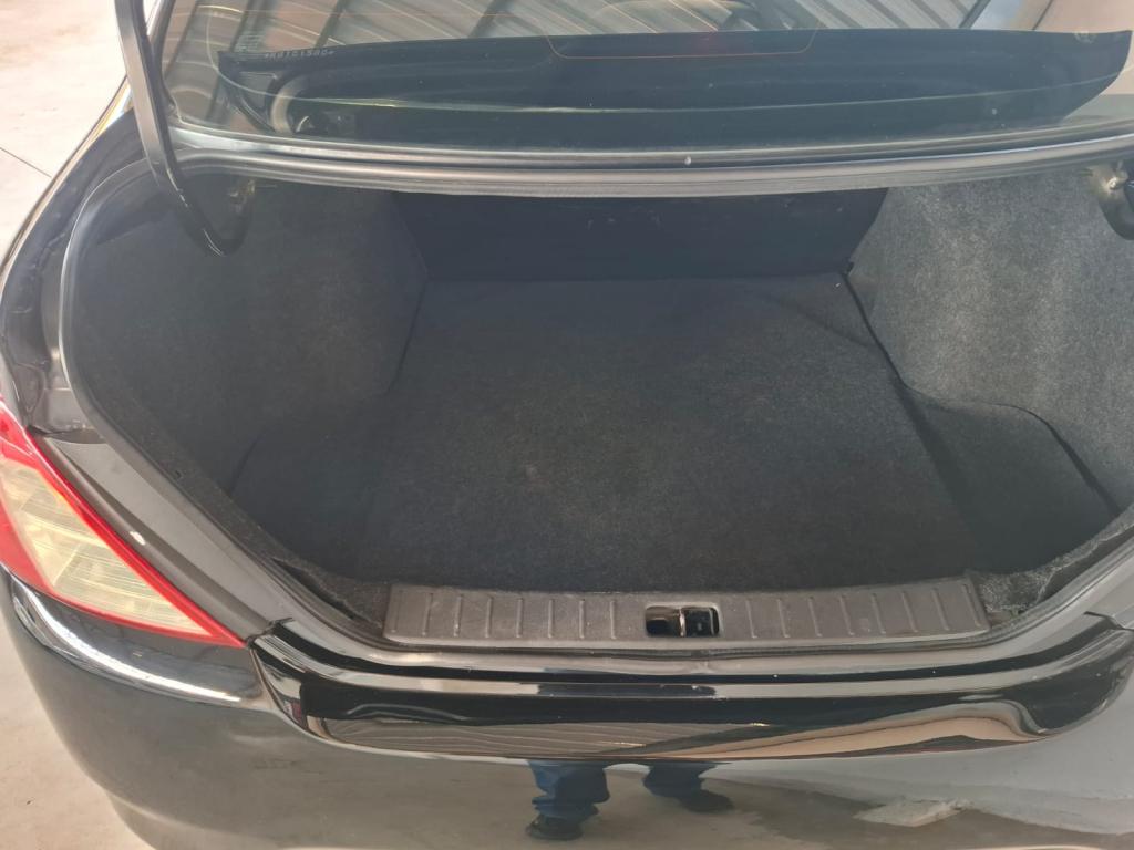 NISSAN Versa Sedan - Foto