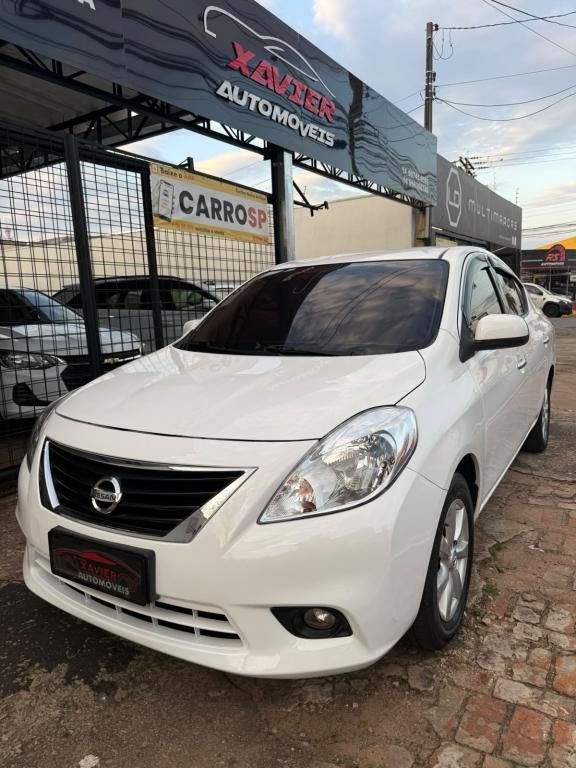 NISSAN Versa Sedan