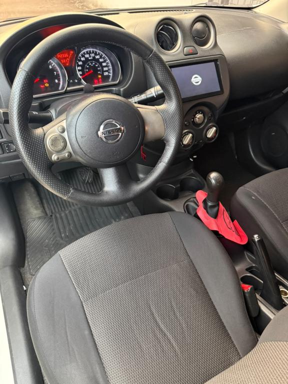 NISSAN Versa Sedan - Foto