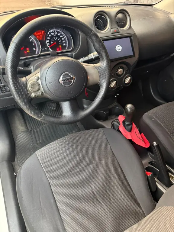 NISSAN Versa Sedan - Foto