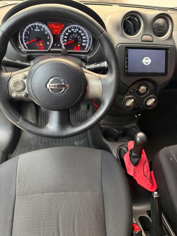 NISSAN Versa Sedan - Foto