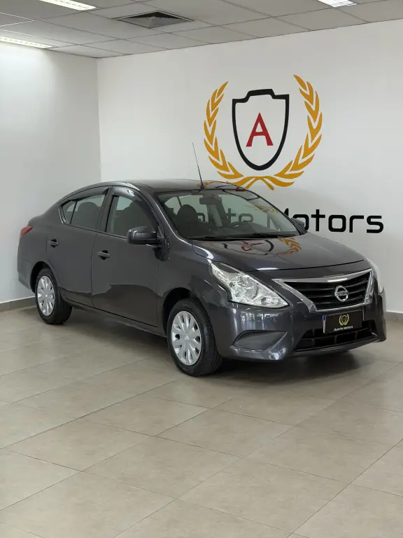 NISSAN Versa Sedan