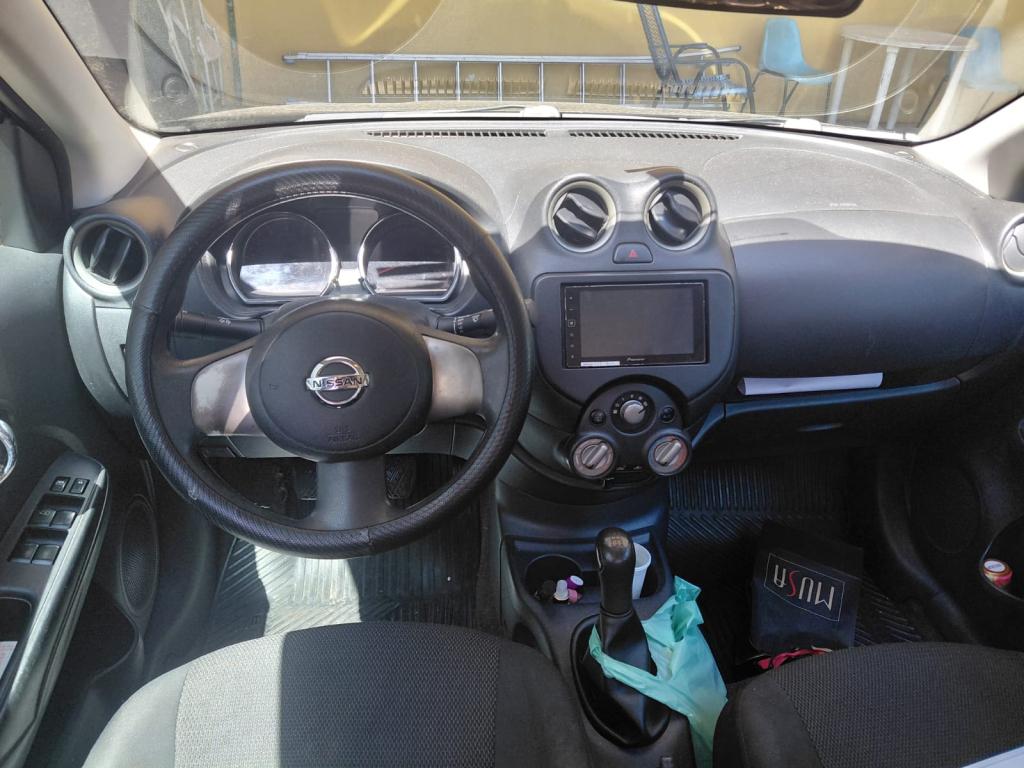 NISSAN Versa Sedan - Foto