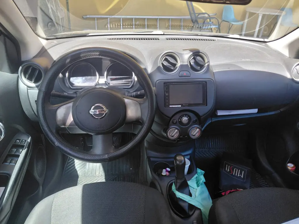 NISSAN Versa Sedan - Foto