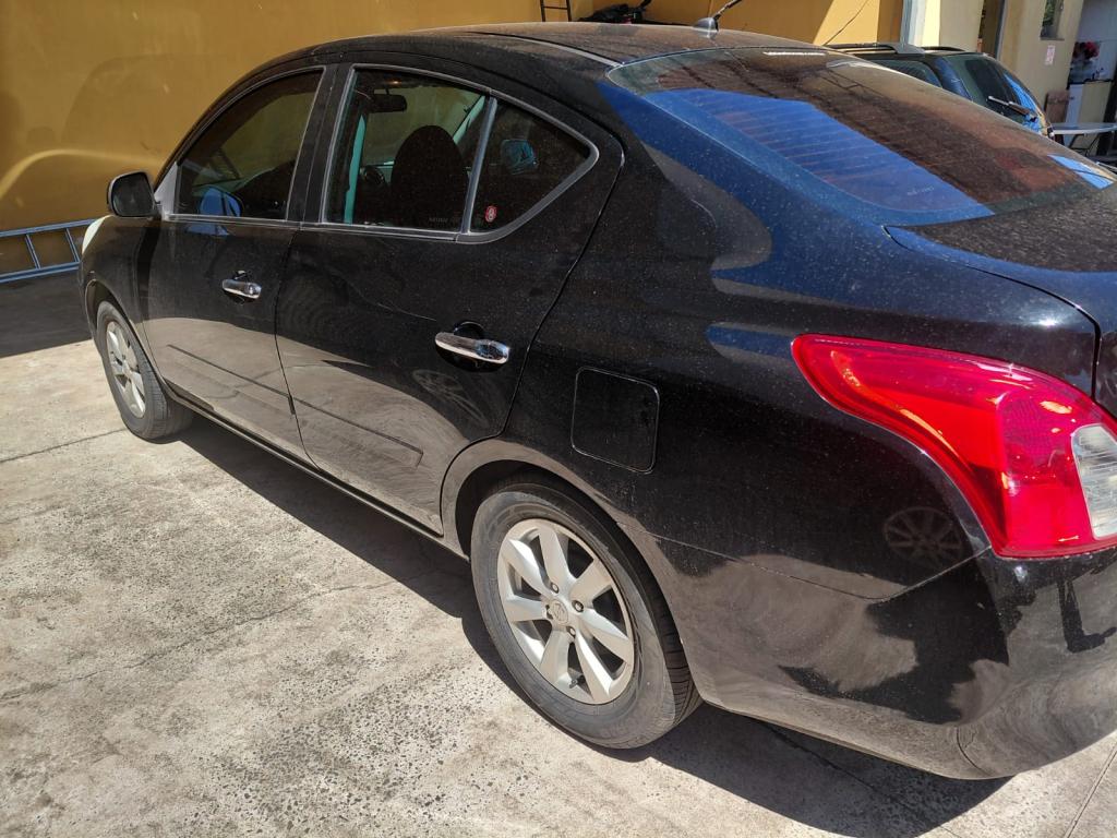NISSAN Versa Sedan - Foto