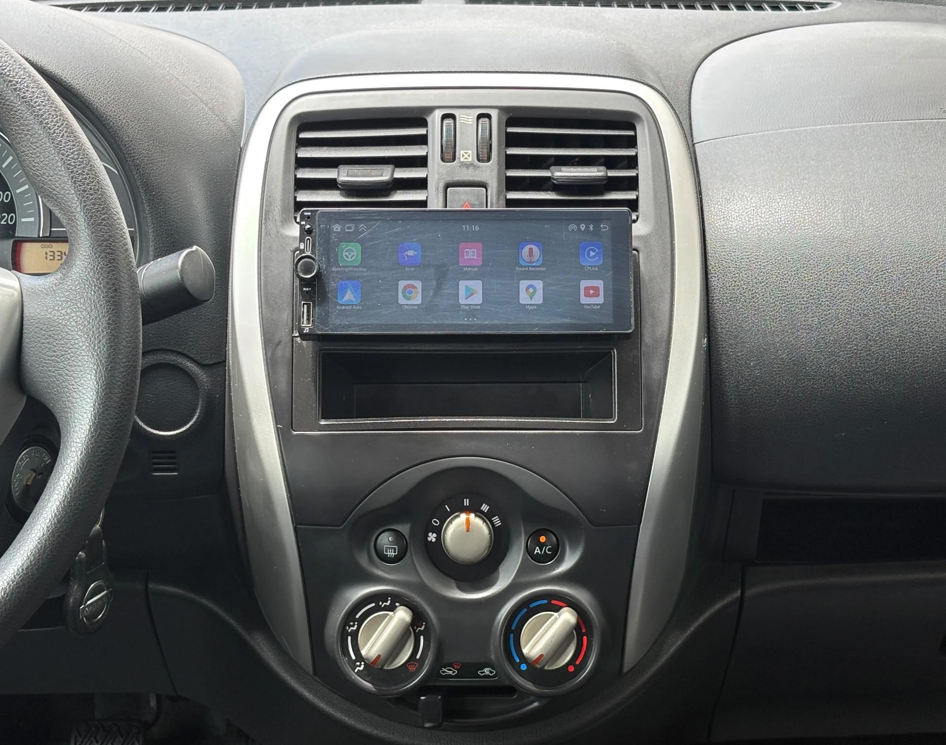 NISSAN Versa Sedan - Foto