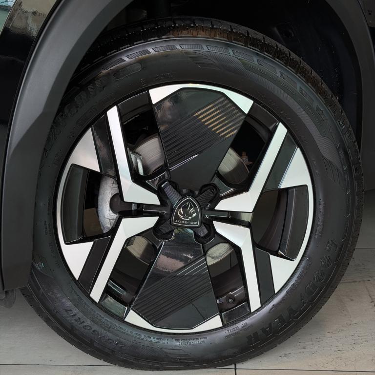 PEUGEOT 2008 - Foto