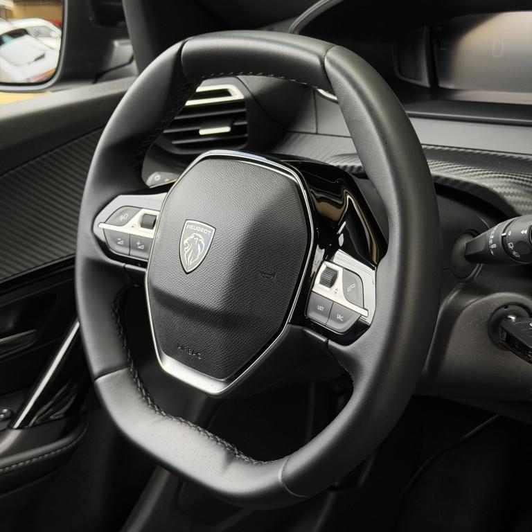PEUGEOT 2008 - Foto