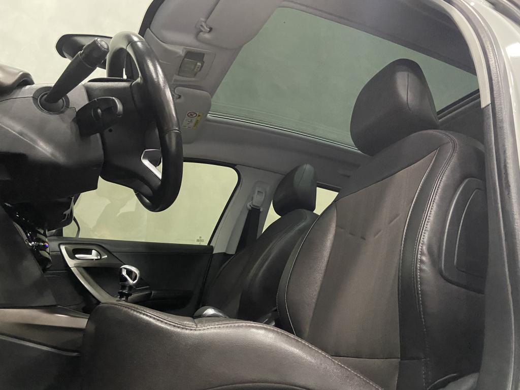 PEUGEOT 2008 - Foto