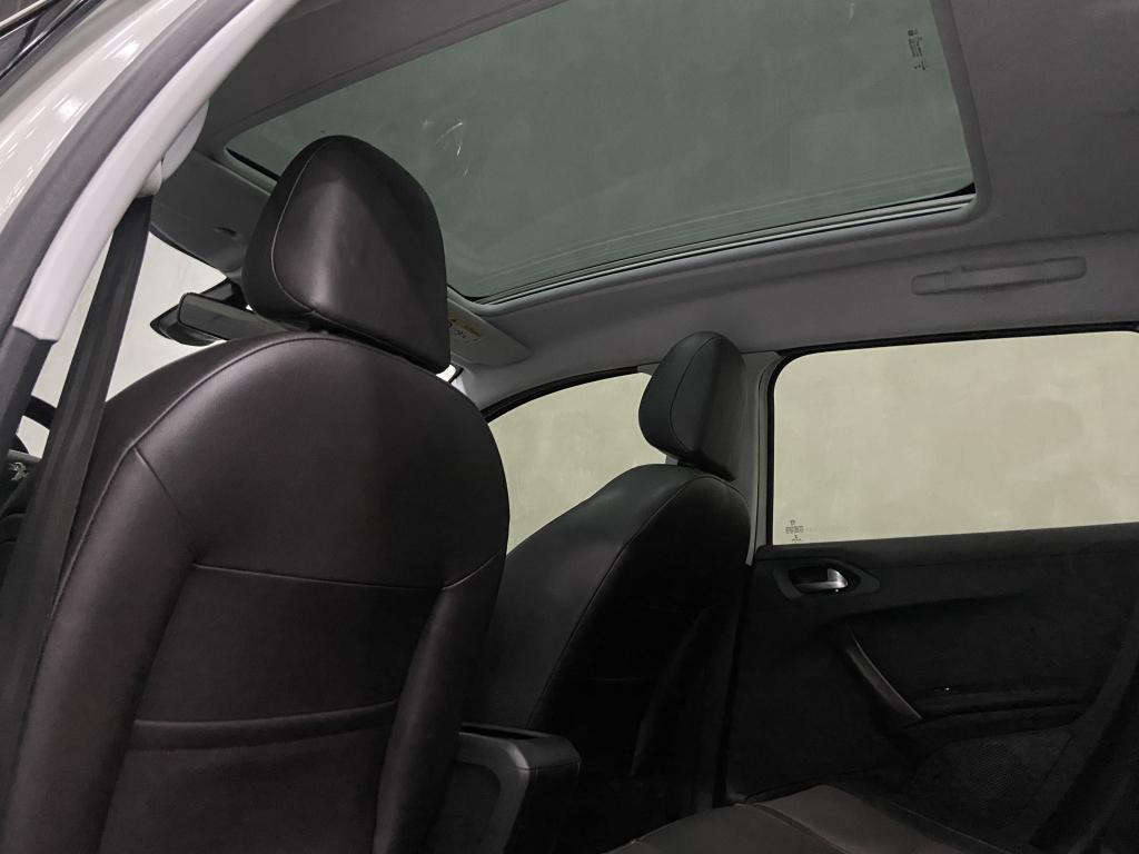 PEUGEOT 2008 - Foto