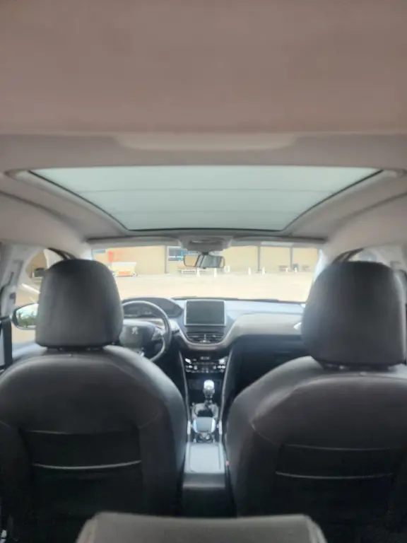 PEUGEOT 2008 - Foto