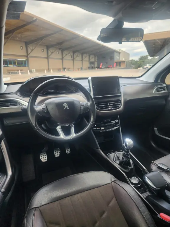 PEUGEOT 2008 - Foto