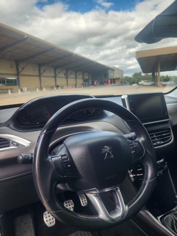 PEUGEOT 2008 - Foto