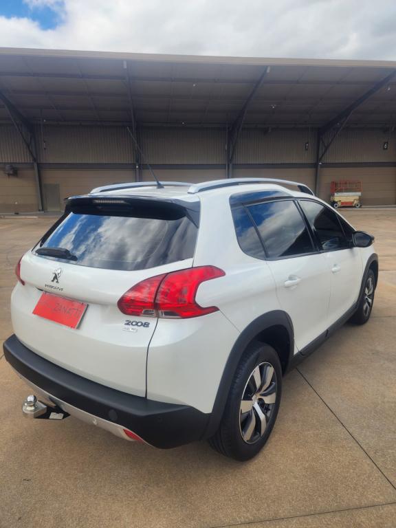 PEUGEOT 2008 - Foto