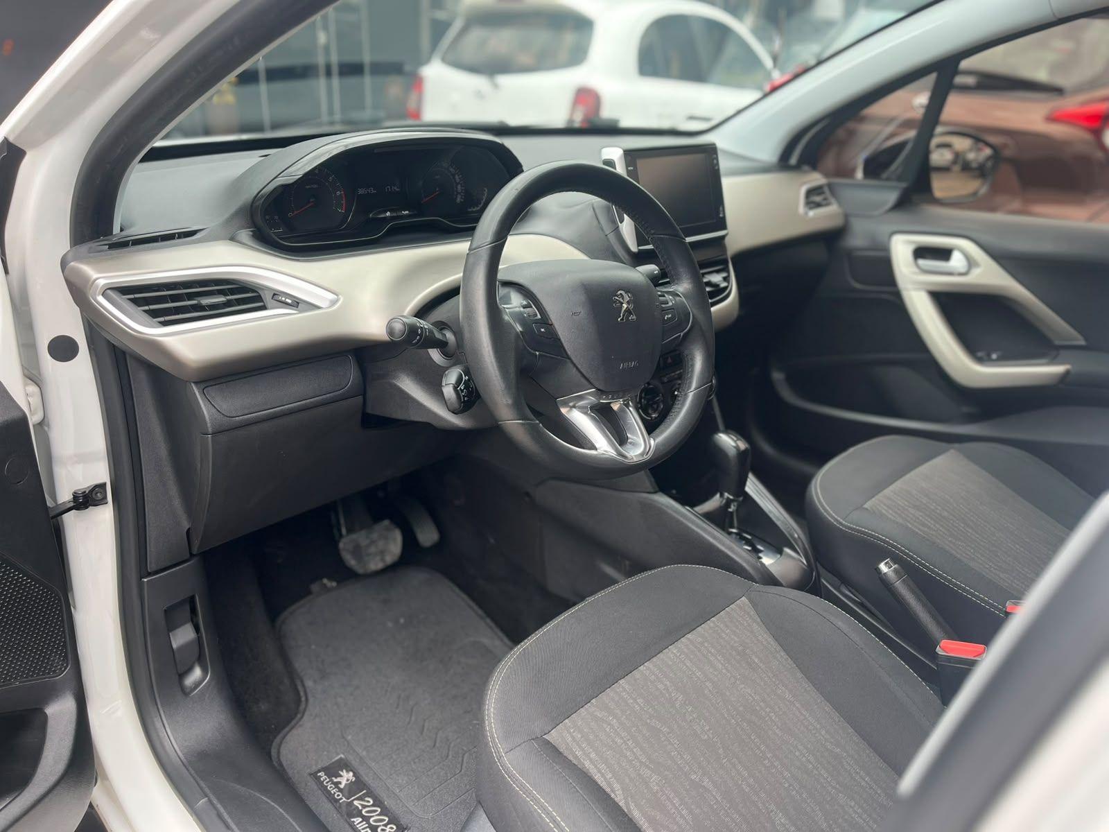 PEUGEOT 2008 - Foto