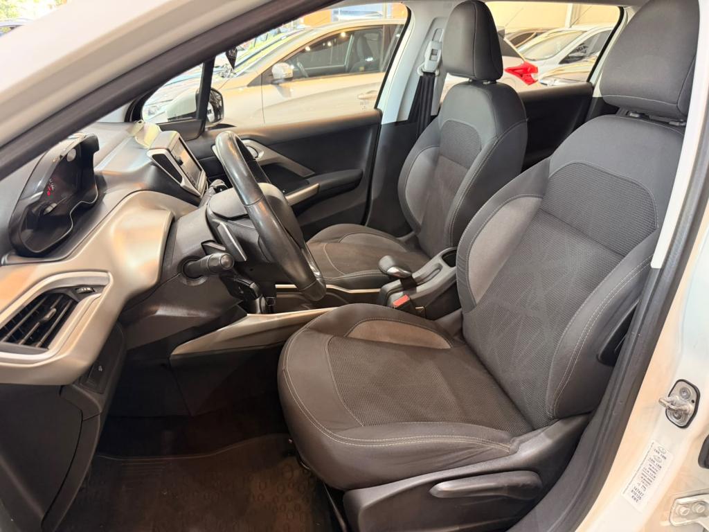 PEUGEOT 2008 - Foto