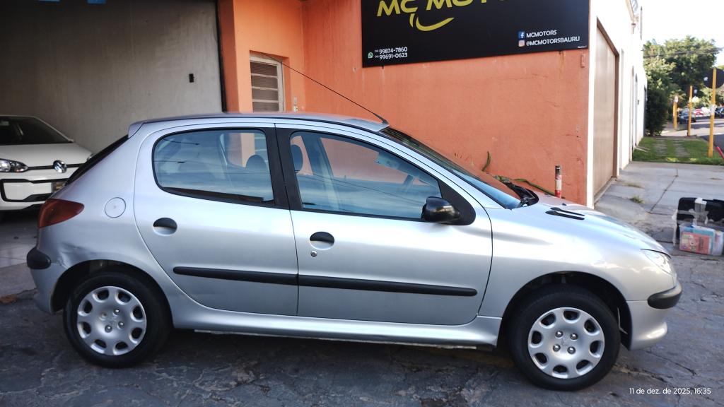 PEUGEOT 206