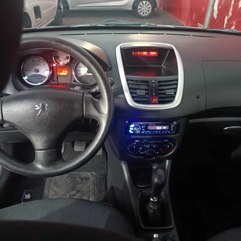 PEUGEOT 207 Hatch - Foto