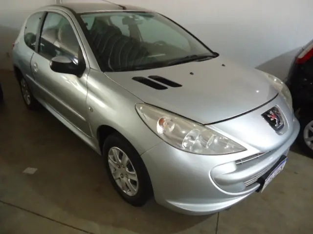 PEUGEOT 207 Hatch - Foto