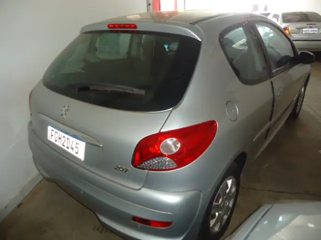 PEUGEOT 207 Hatch - Foto