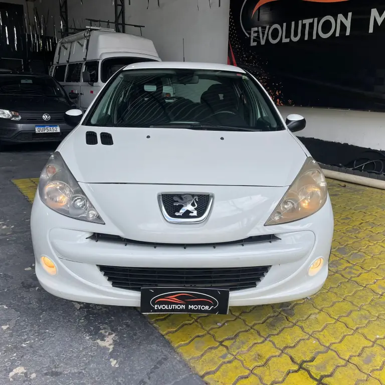 PEUGEOT 207 Hatch - Foto