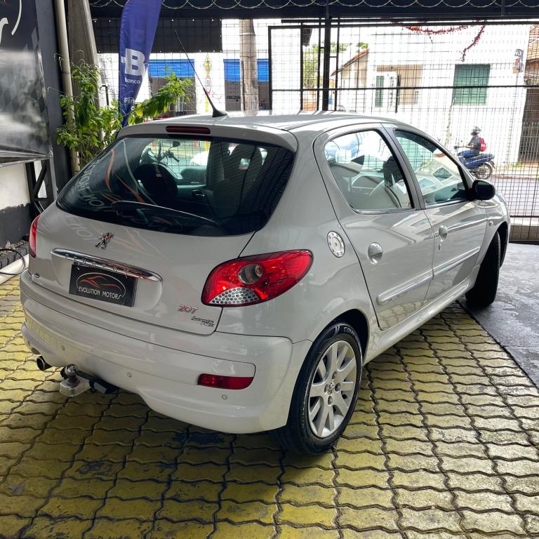 PEUGEOT 207 Hatch - Foto