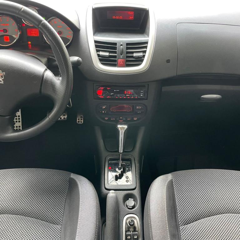 PEUGEOT 207 Hatch - Foto