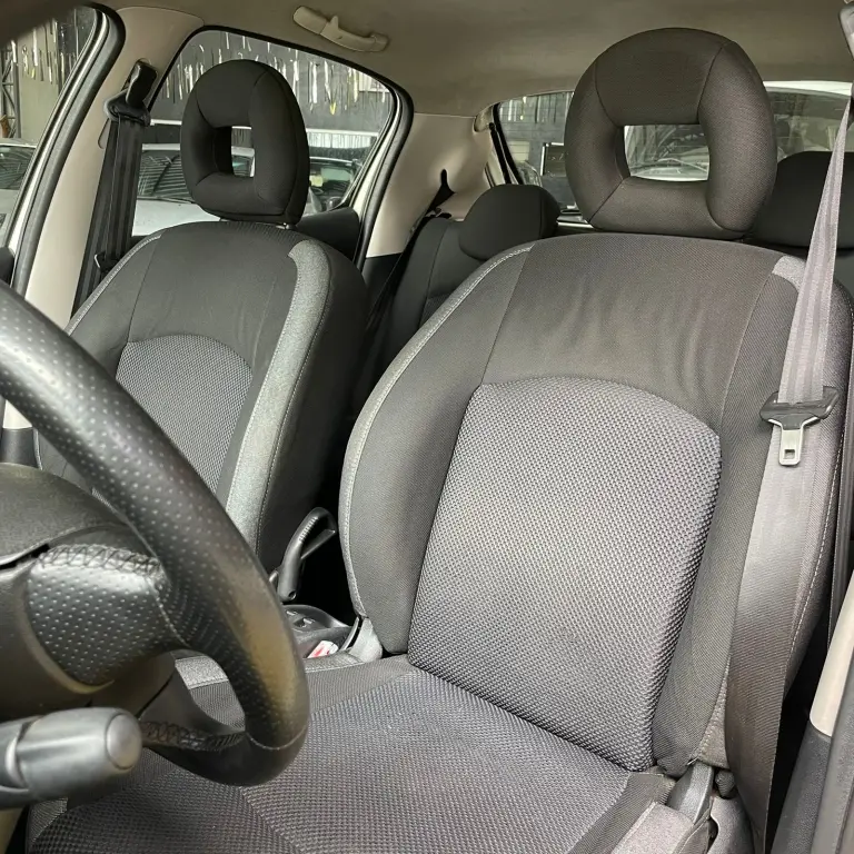 PEUGEOT 207 Hatch - Foto