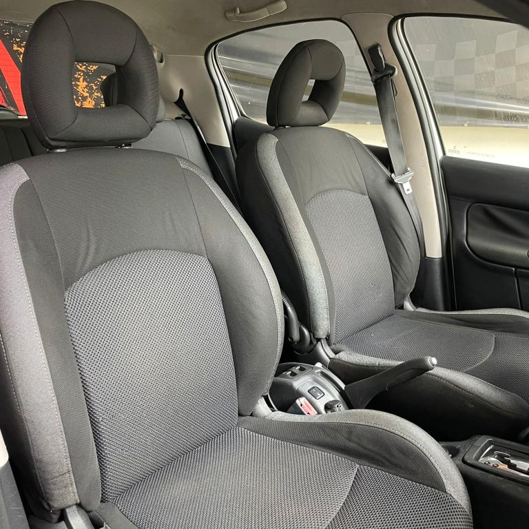 PEUGEOT 207 Hatch - Foto