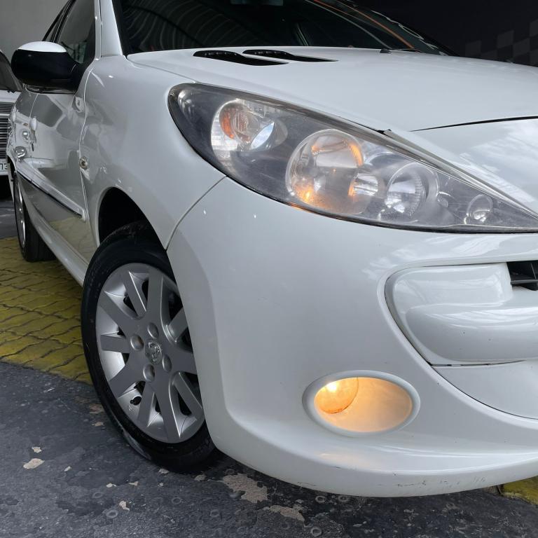 PEUGEOT 207 Hatch - Foto