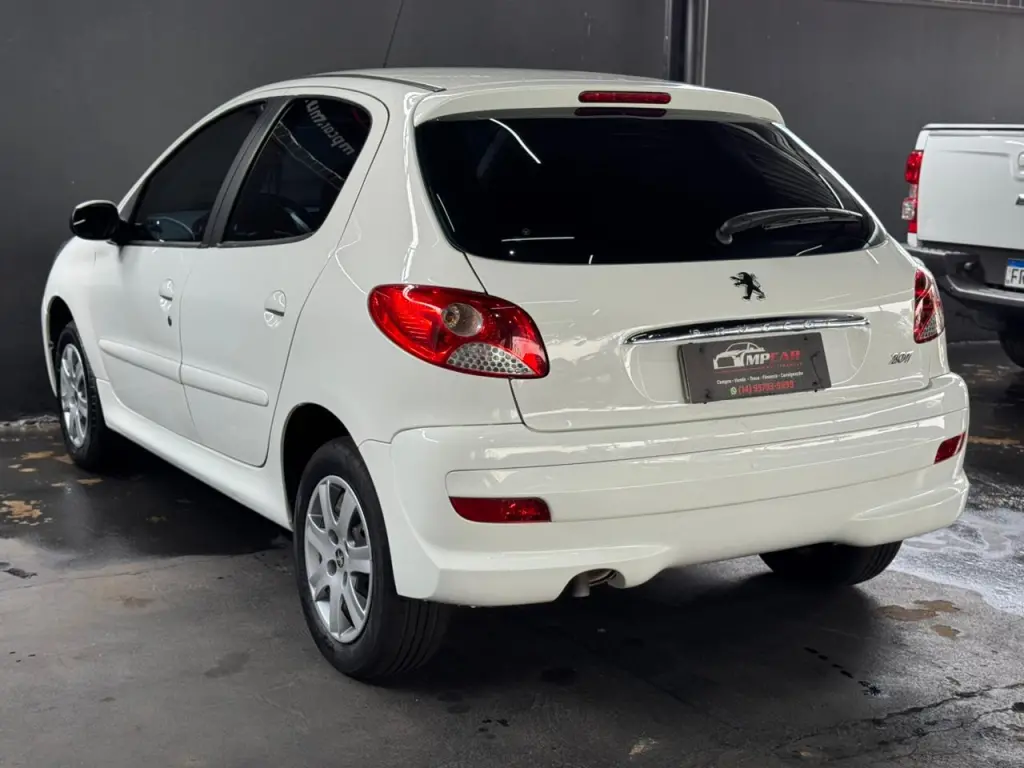 PEUGEOT 207 Hatch - Foto