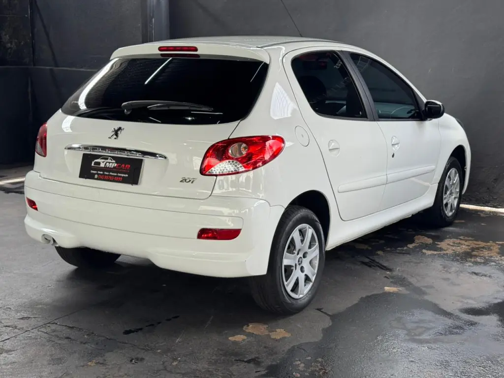 PEUGEOT 207 Hatch - Foto