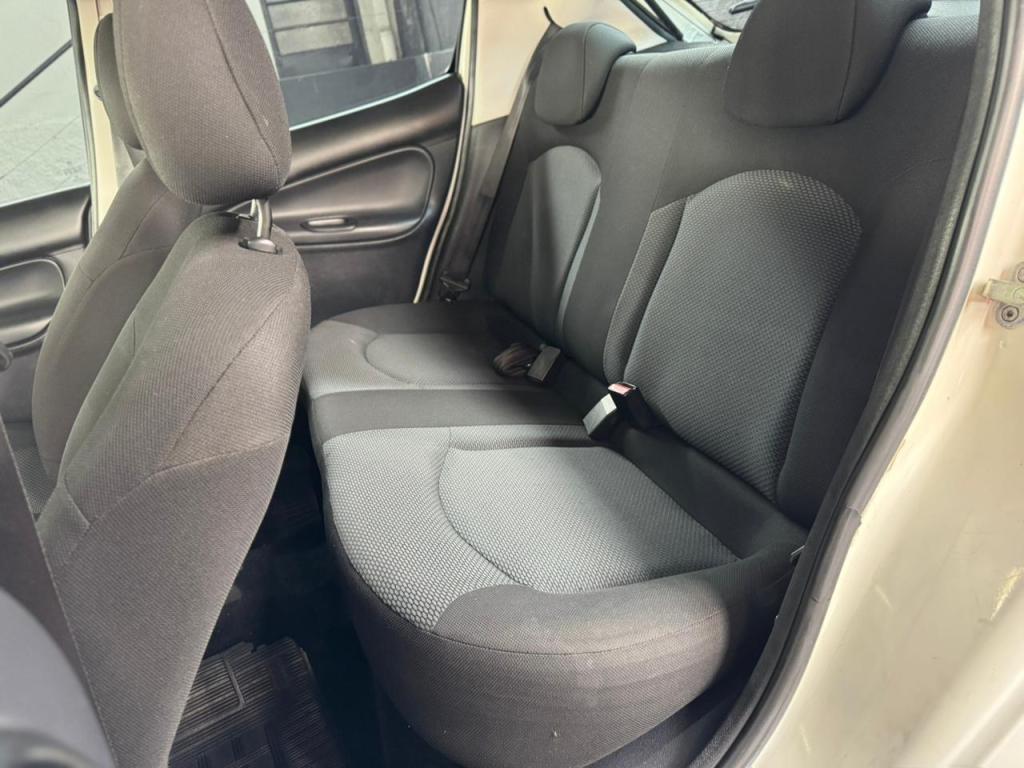 PEUGEOT 207 Hatch - Foto