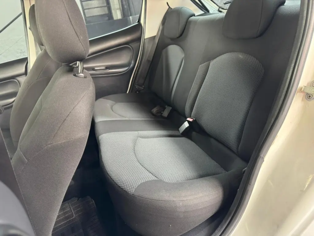 PEUGEOT 207 Hatch - Foto